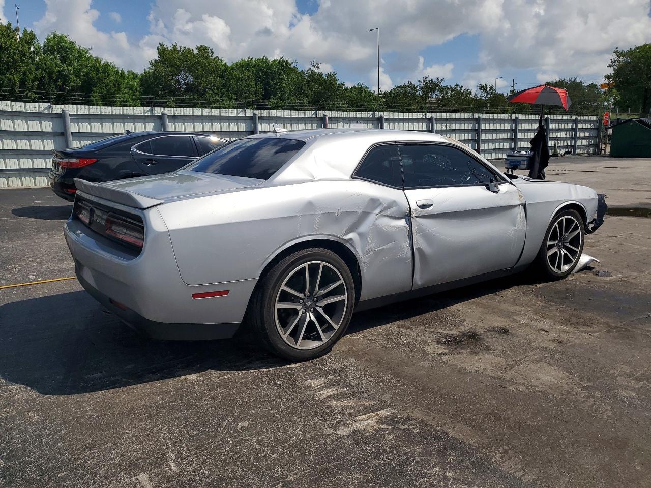 2020 Dodge Challenger R/T - zdjęcie 3