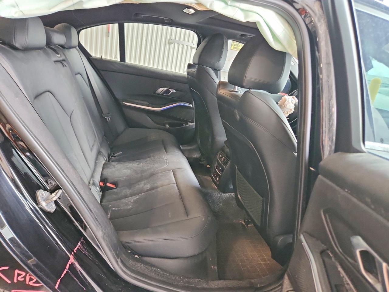 2019 BMW Seria 3 330i - zdjęcie 10