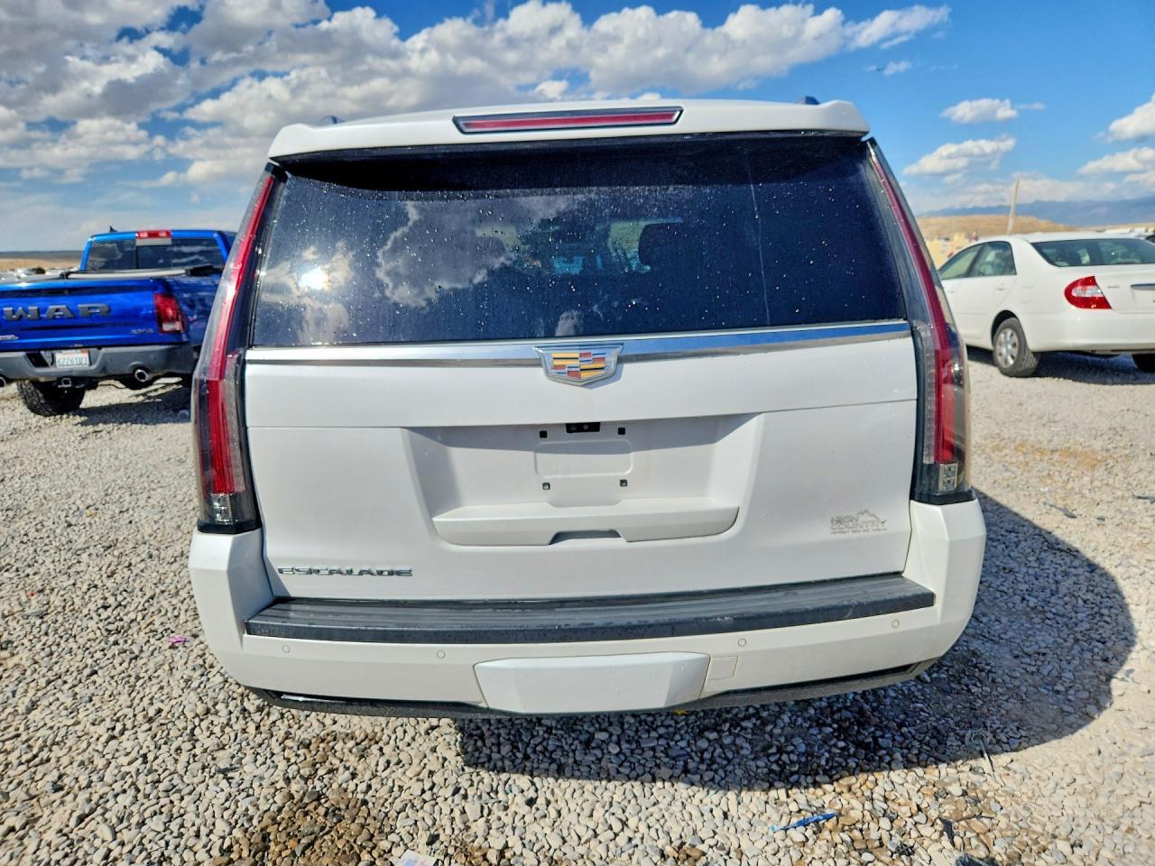 2017 Cadillac Escalade Luxury - zdjęcie 6
