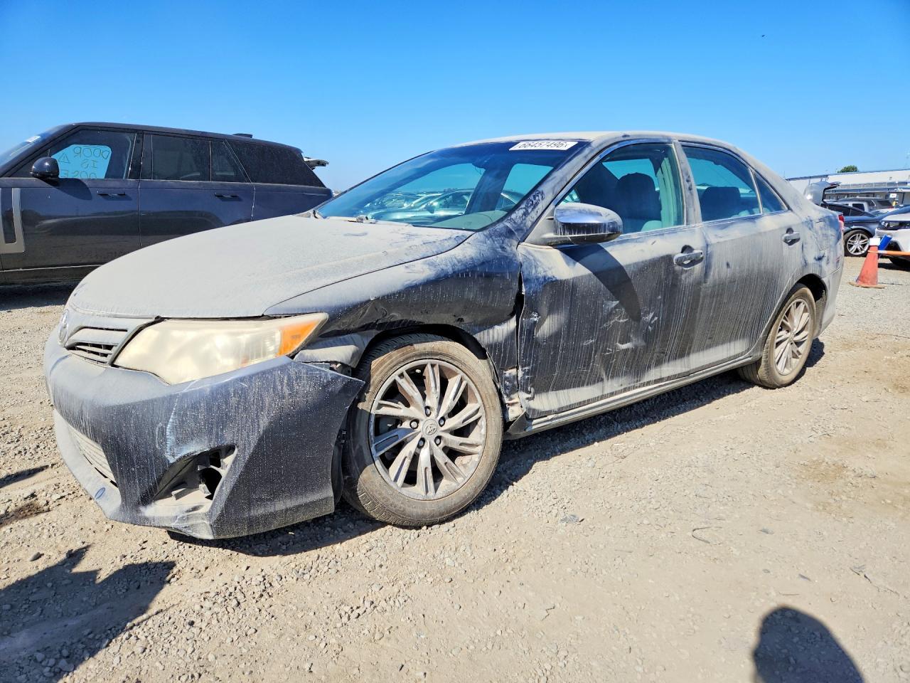 2014 Toyota Camry Le - zdjęcie główne