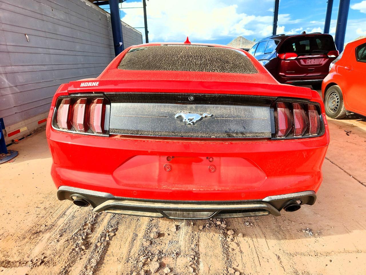 2022 Ford Mustang - zdjęcie 6