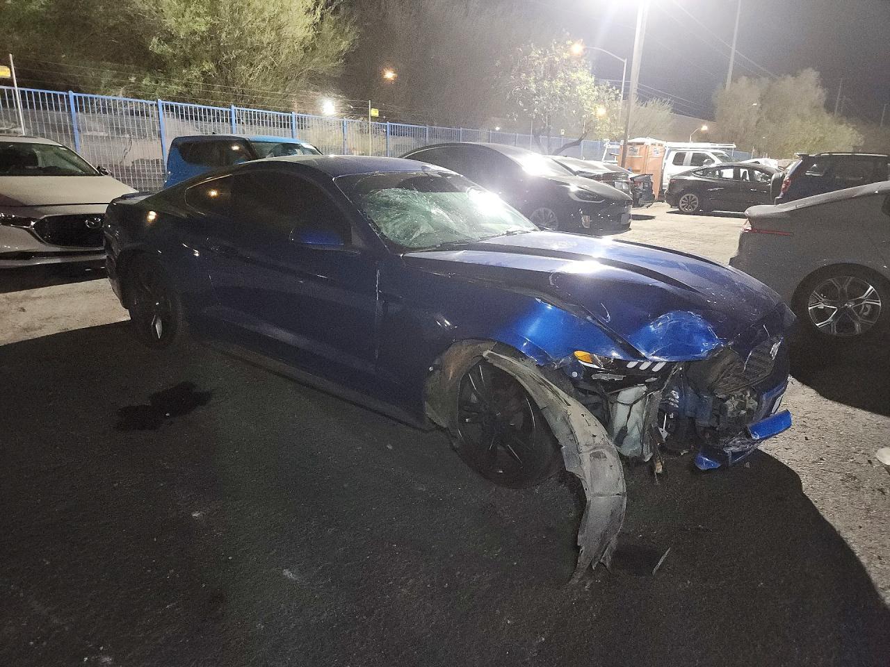 2017 Ford Mustang - zdjęcie 4