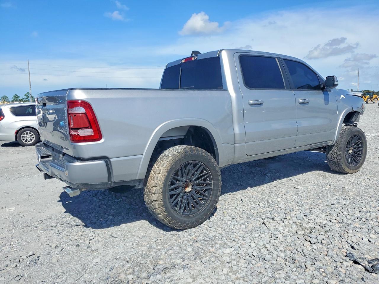 2021 Ram 1500 Laramie - zdjęcie 3