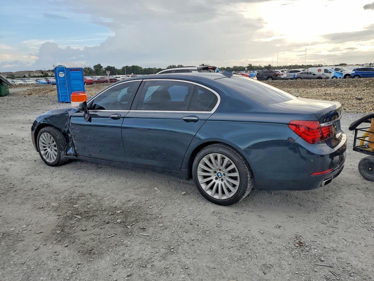 2013 BMW 740 Li - zdjęcie 2