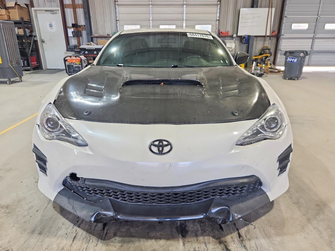 2017 Toyota 86 Special Edition - zdjęcie 5