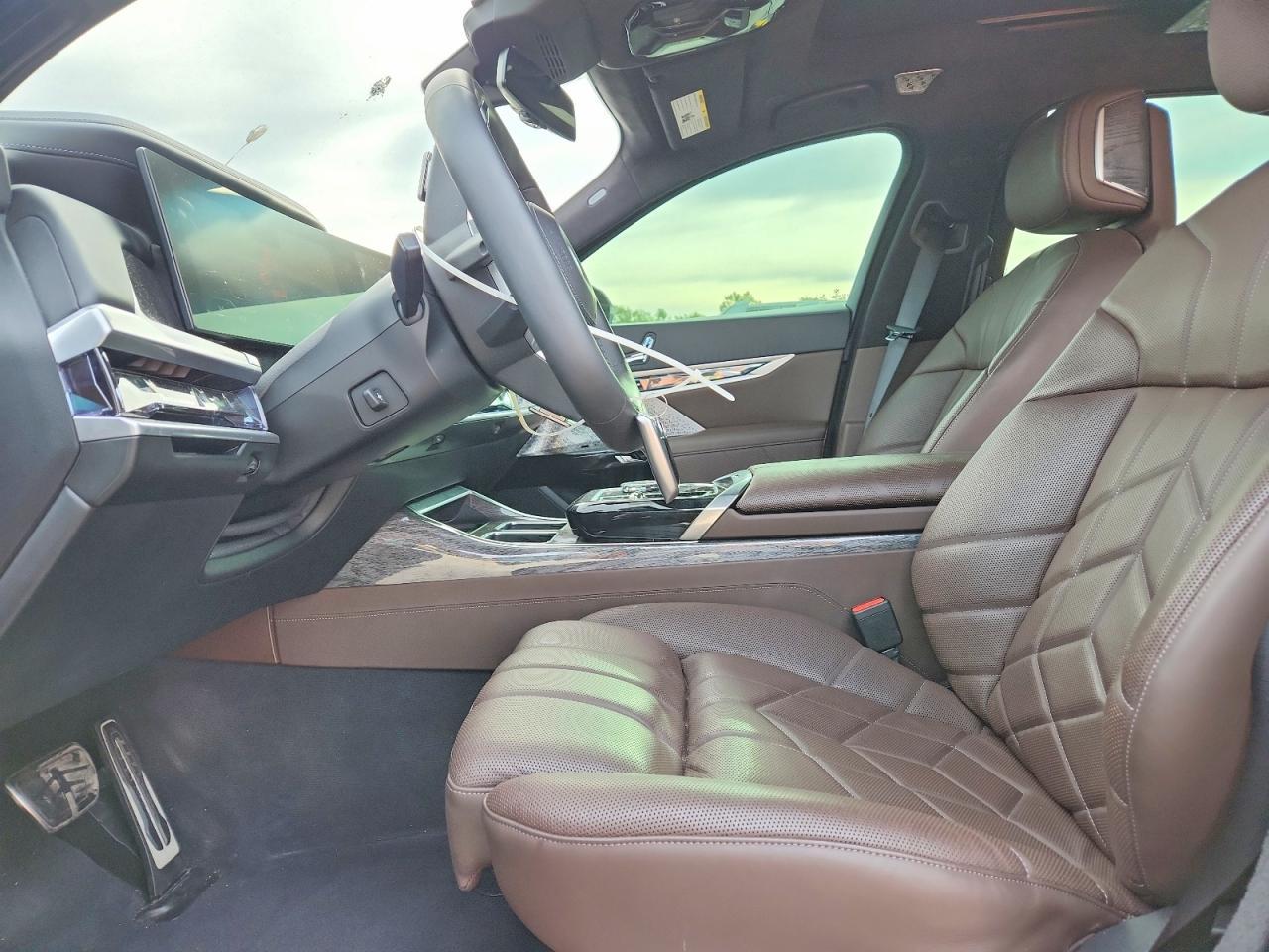 2023 BMW Seria 7 760i - zdjęcie 7