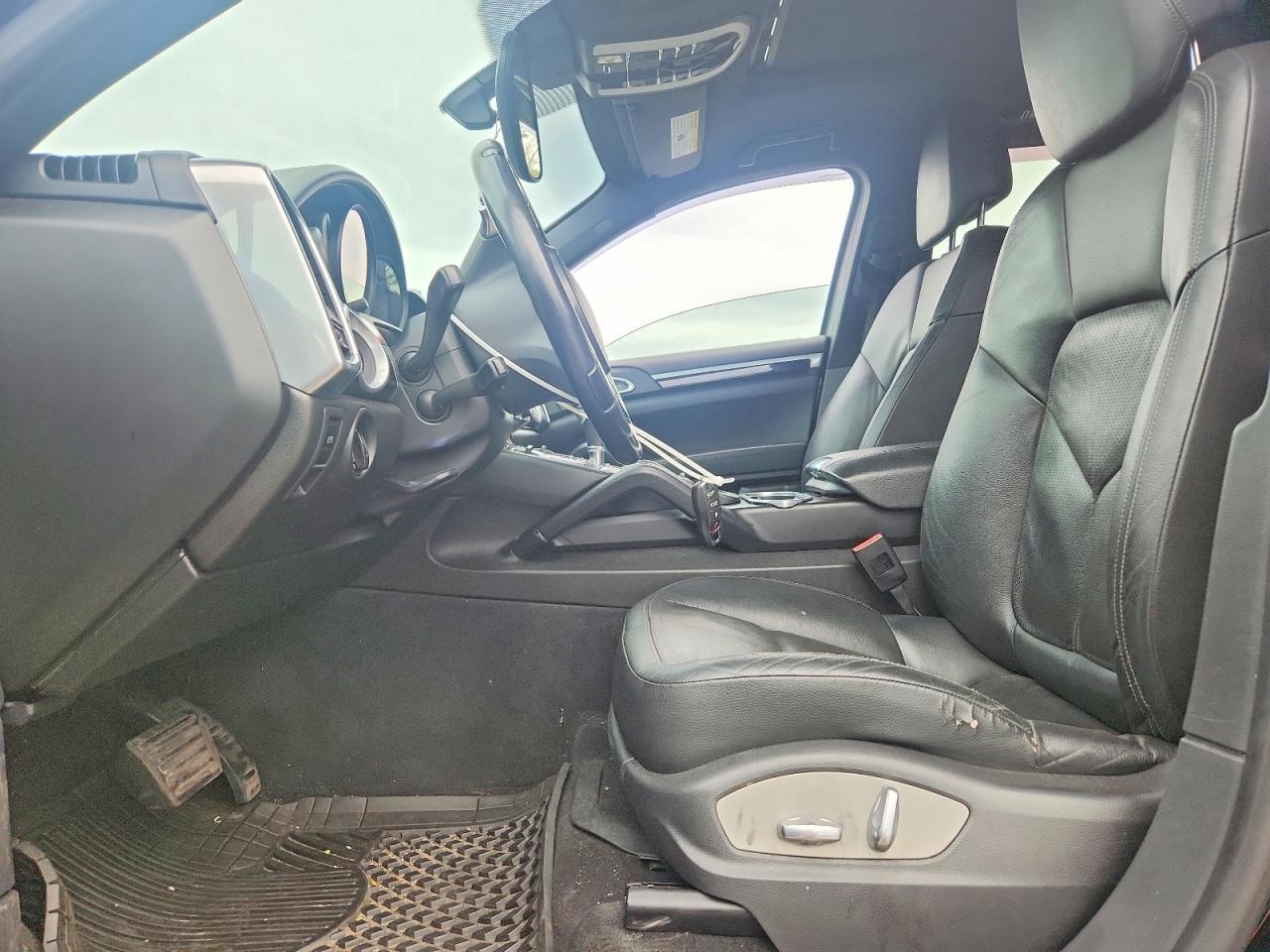 2014 Porsche Cayenne - zdjęcie 7
