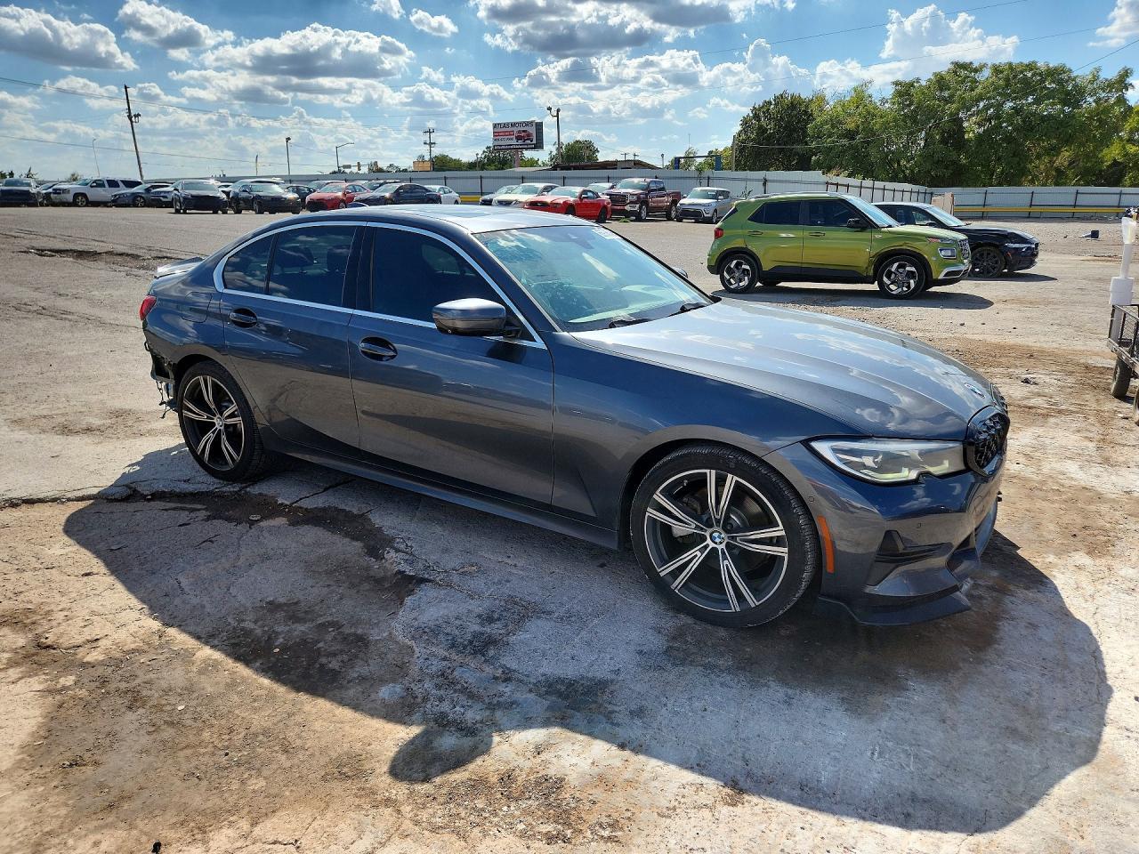 2019 BMW 330I - zdjęcie 4