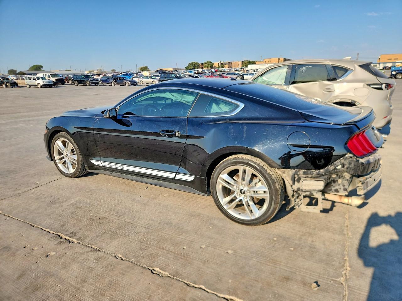 2018 Ford Mustang - zdjęcie 2