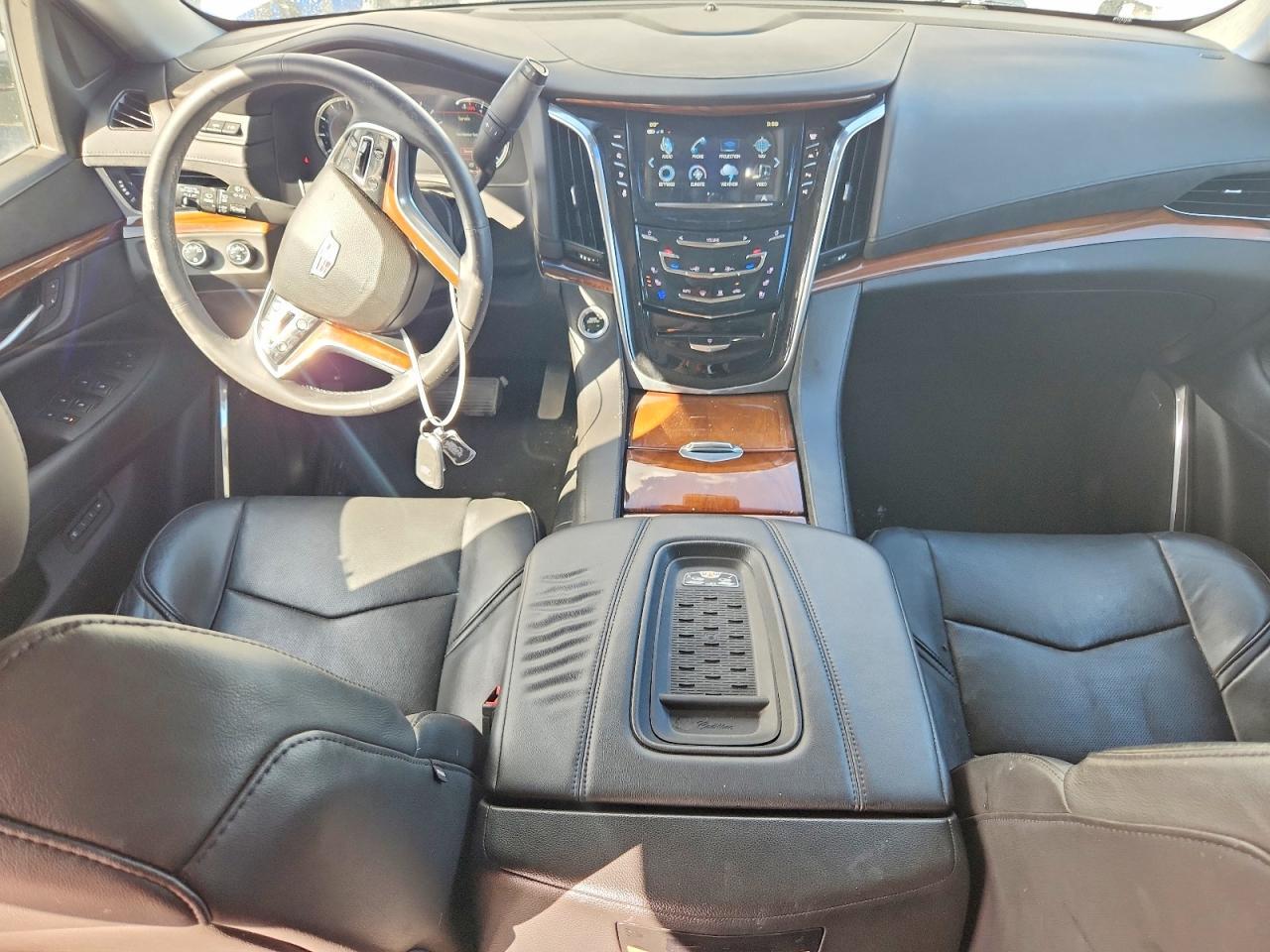 2017 Cadillac Escalade Luxury - zdjęcie 8