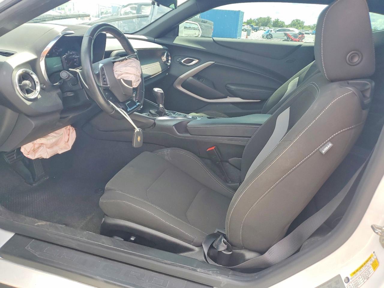 2021 Chevrolet Camaro Ls - zdjęcie 7