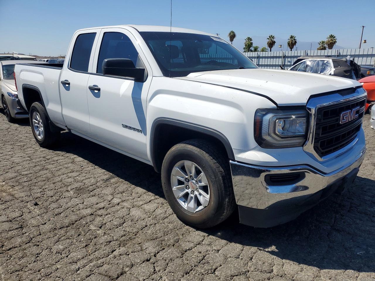 2018 GMC Sierra C1500 - zdjęcie 4