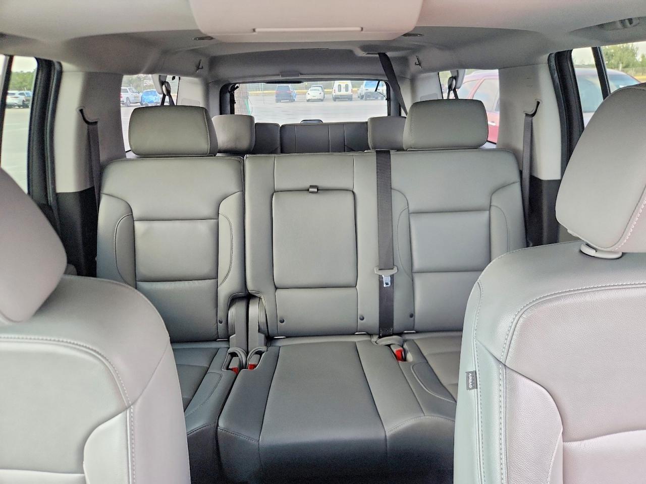 2019 Chevrolet Suburban C1500 Lt - zdjęcie 10