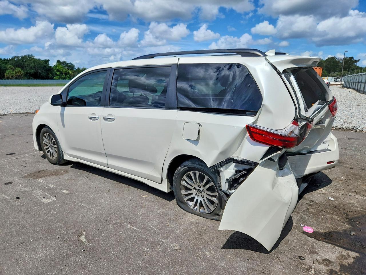 2020 Toyota Sienna Xle 8-Passenger - zdjęcie 2