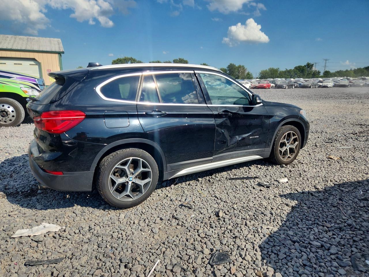 2017 BMW X1 Sdrive28I - zdjęcie 3