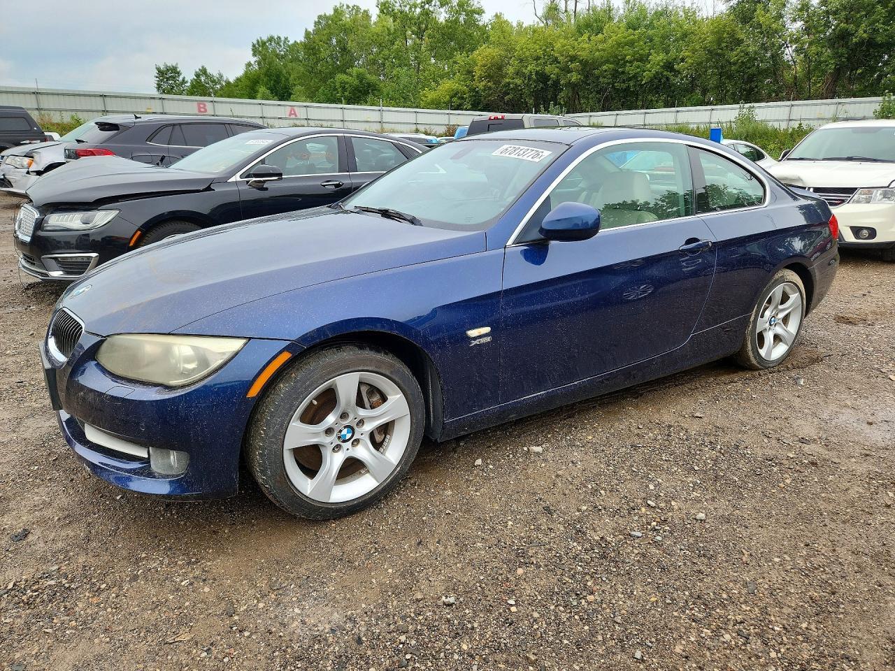 2013 BMW Seria 3 Coupe 335i - zdjęcie główne