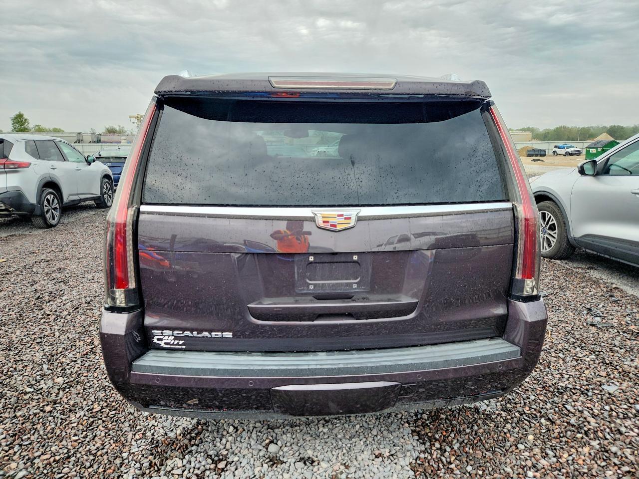 2015 Cadillac Escalade Luxury - zdjęcie 6