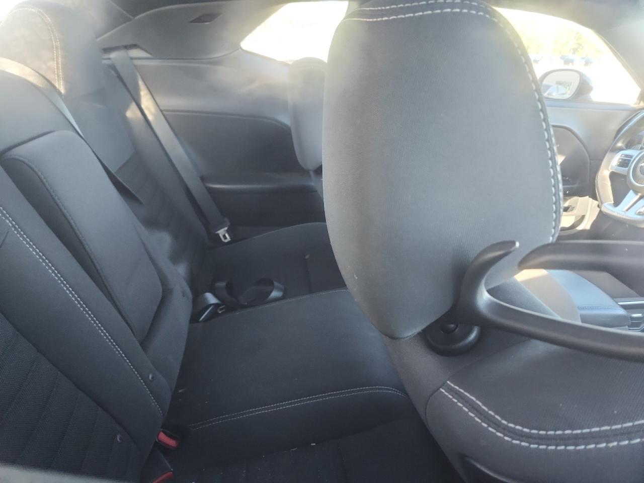 2014 Dodge Challenger Srt8 Core - zdjęcie 10