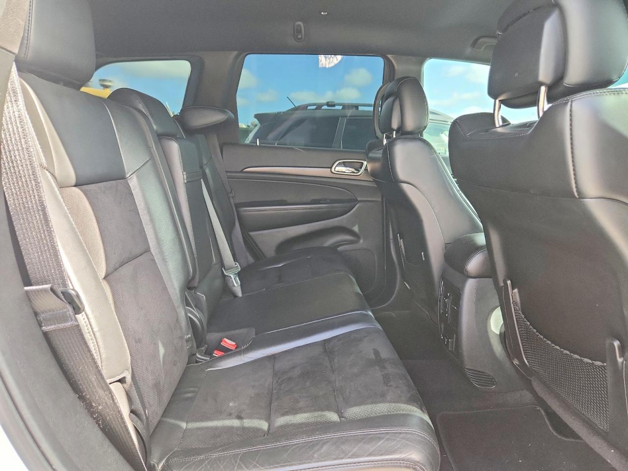 2017 Jeep Grand Cherokee Laredo - zdjęcie 11