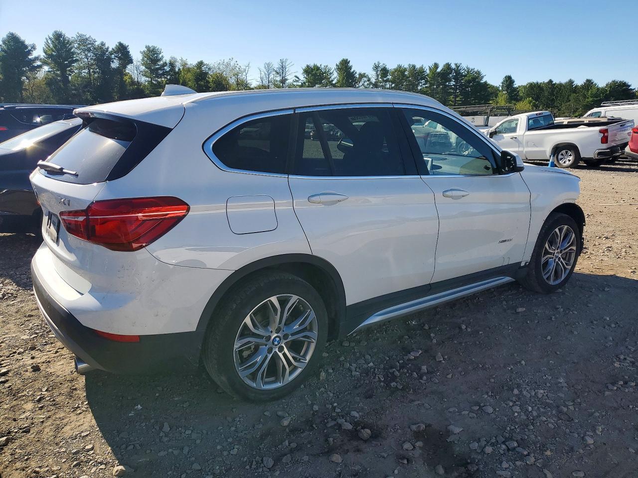 2017 BMW X1 xDrive28I - zdjęcie 3