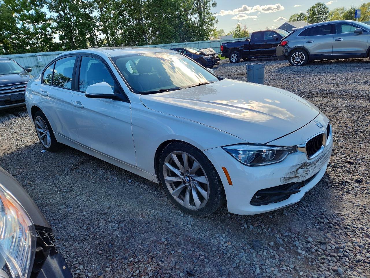 2018 BMW Seria 3 320i - zdjęcie 4