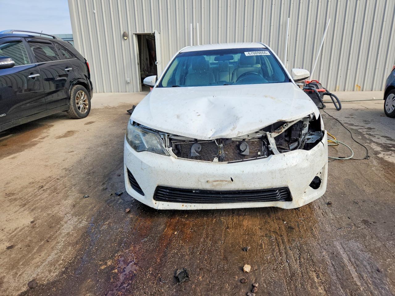2014 Toyota Camry Le - zdjęcie 5