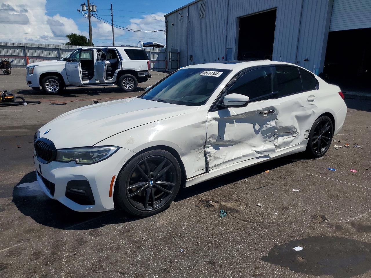 2021 BMW 330I - zdjęcie główne