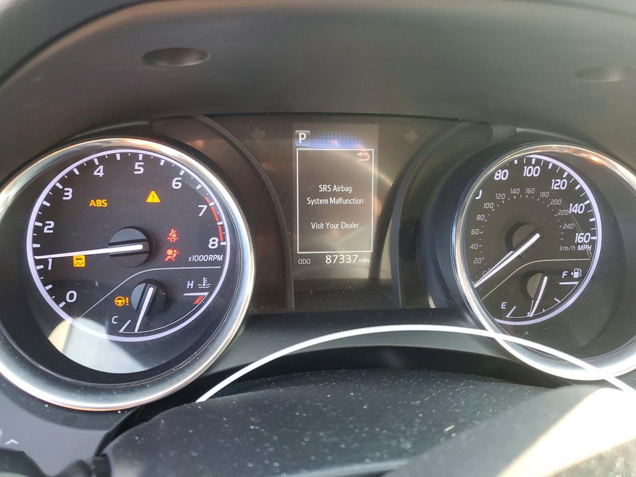 2019 Toyota Camry Le - zdjęcie 9