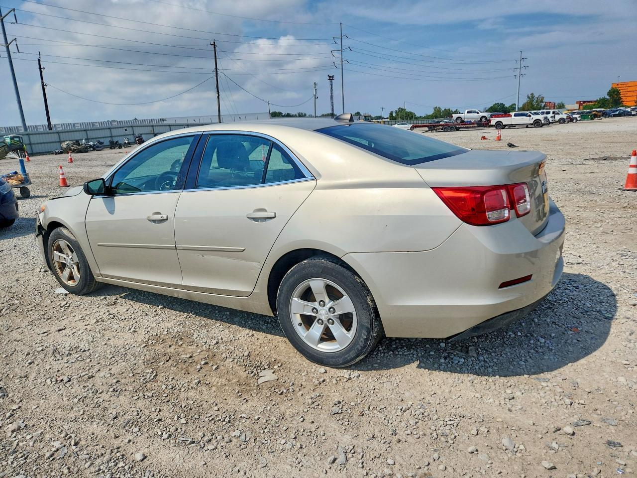 2013 Chevrolet Malibu Ls - zdjęcie 2