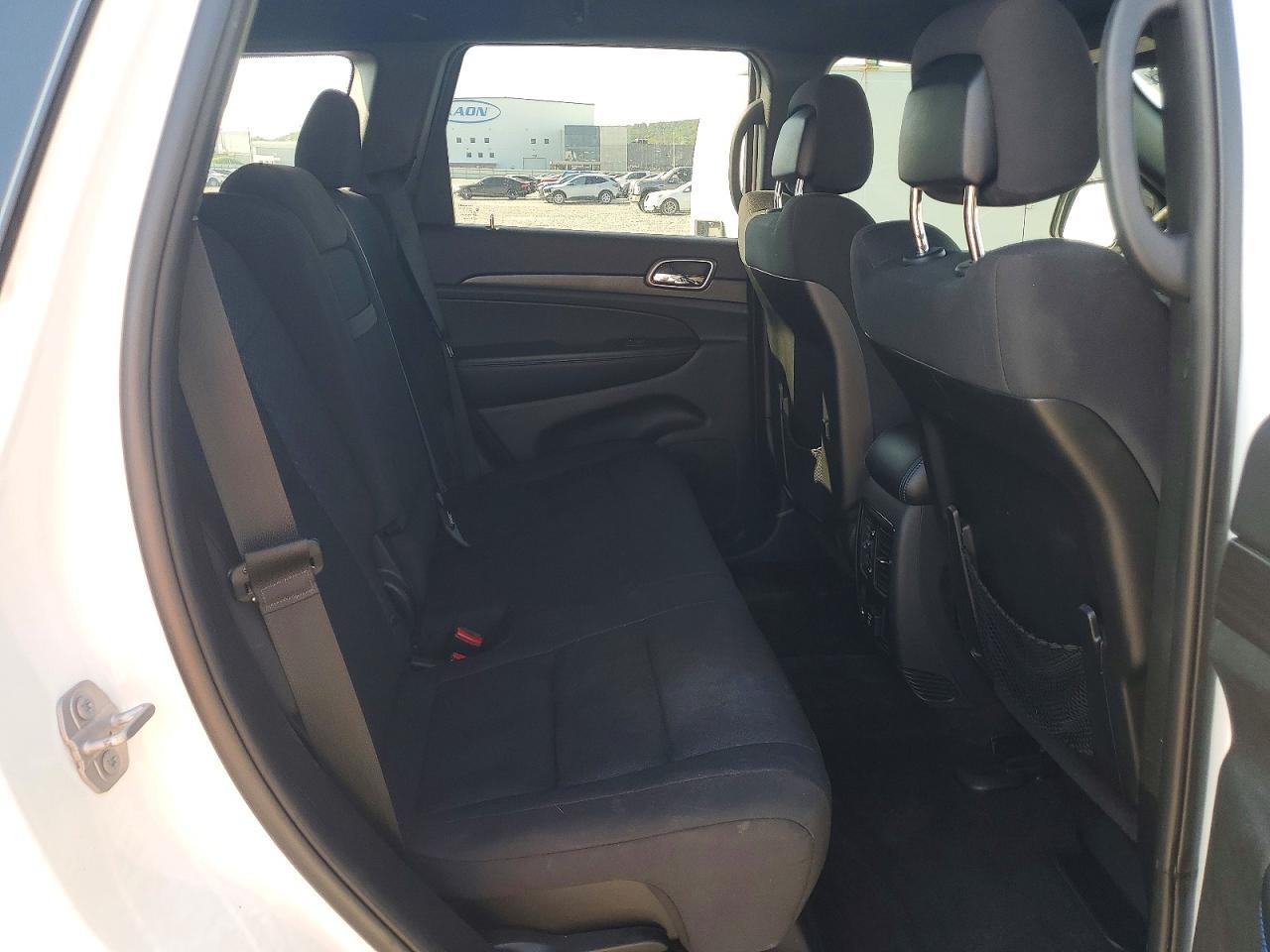 2018 Jeep Grand Cherokee Laredo - zdjęcie 11