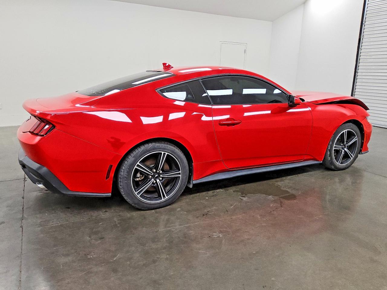 2024 Ford Mustang - zdjęcie 3