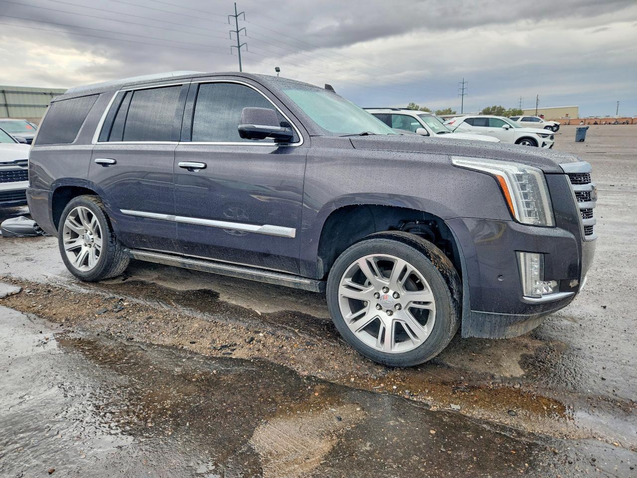 2017 Cadillac Escalade Premium Luxury - zdjęcie 4
