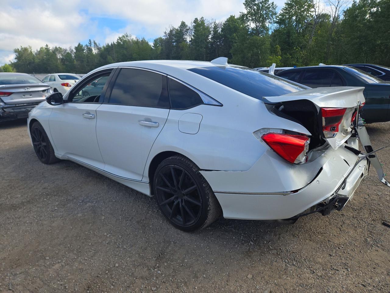 2021 Honda Accord Touring - zdjęcie 2