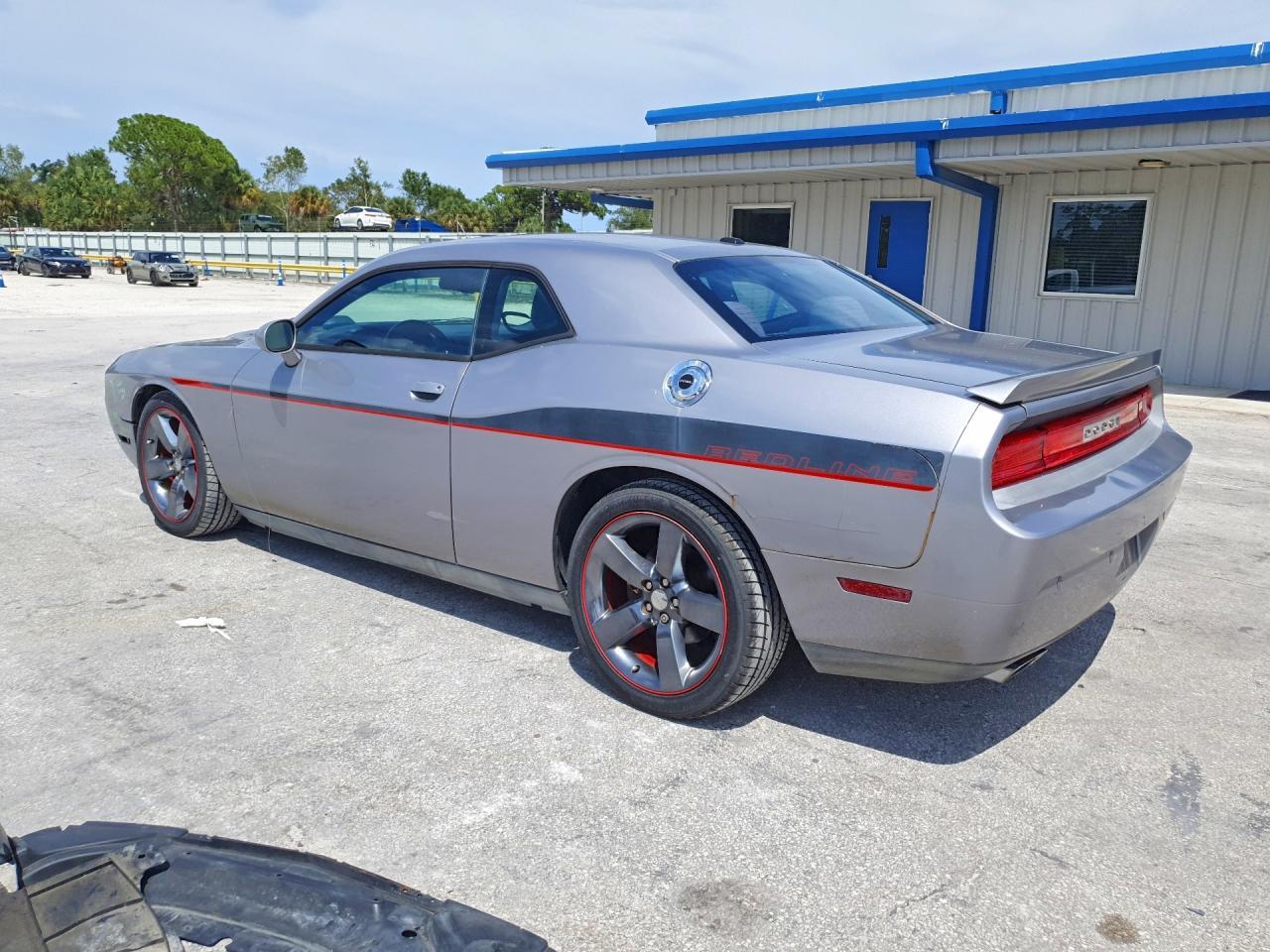 2014 Dodge Challenger R/T - zdjęcie 2
