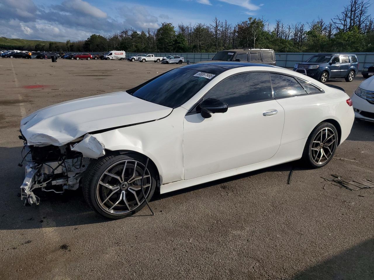 2021 Mercedes-Benz E 450 4Matic - zdjęcie główne