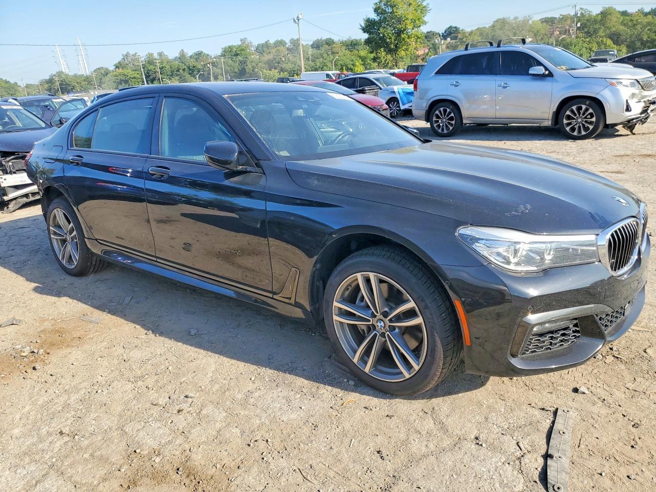 2019 BMW Seria 7 740i - zdjęcie 4