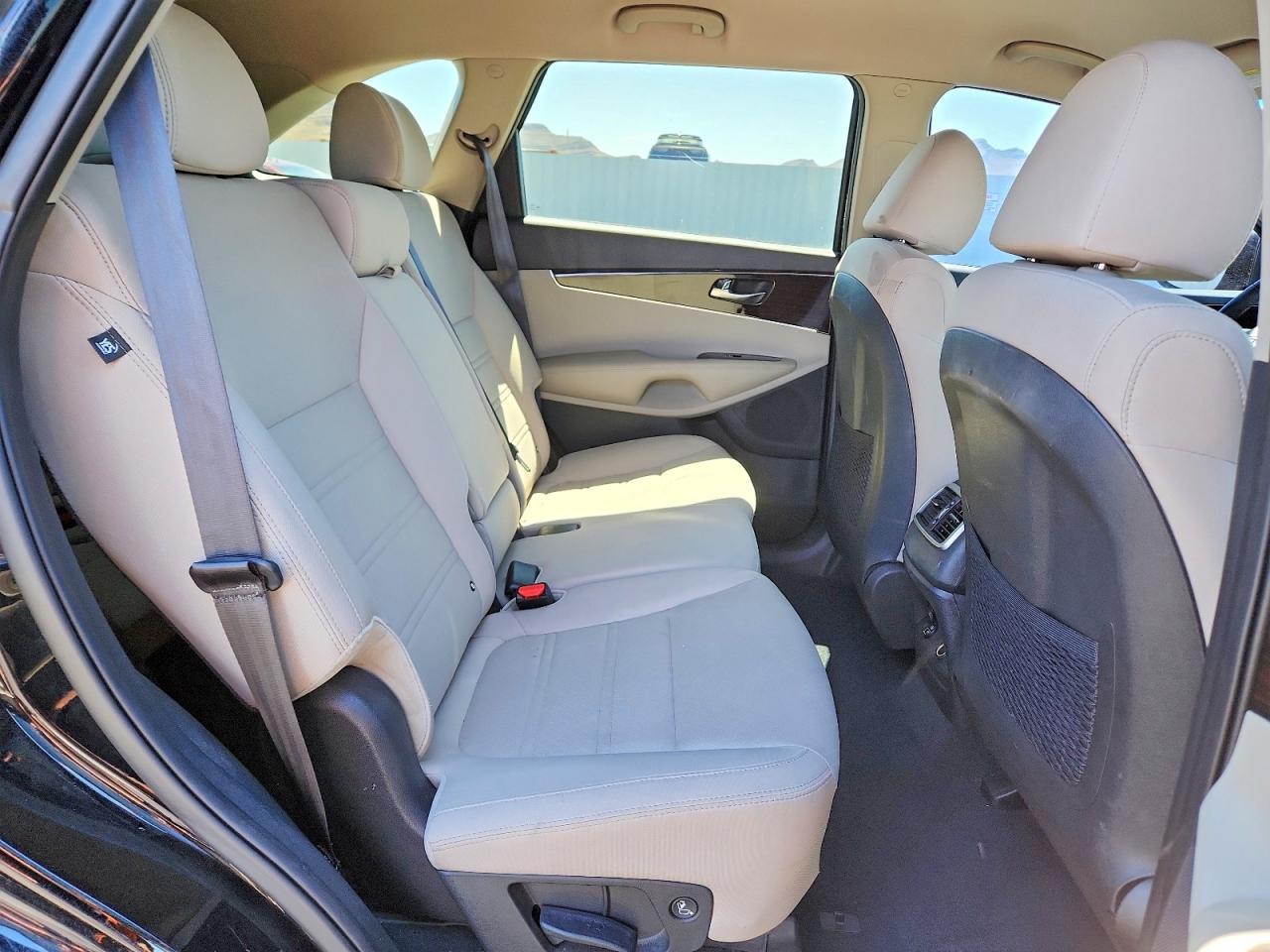 2020 Kia Sorento S - zdjęcie 11