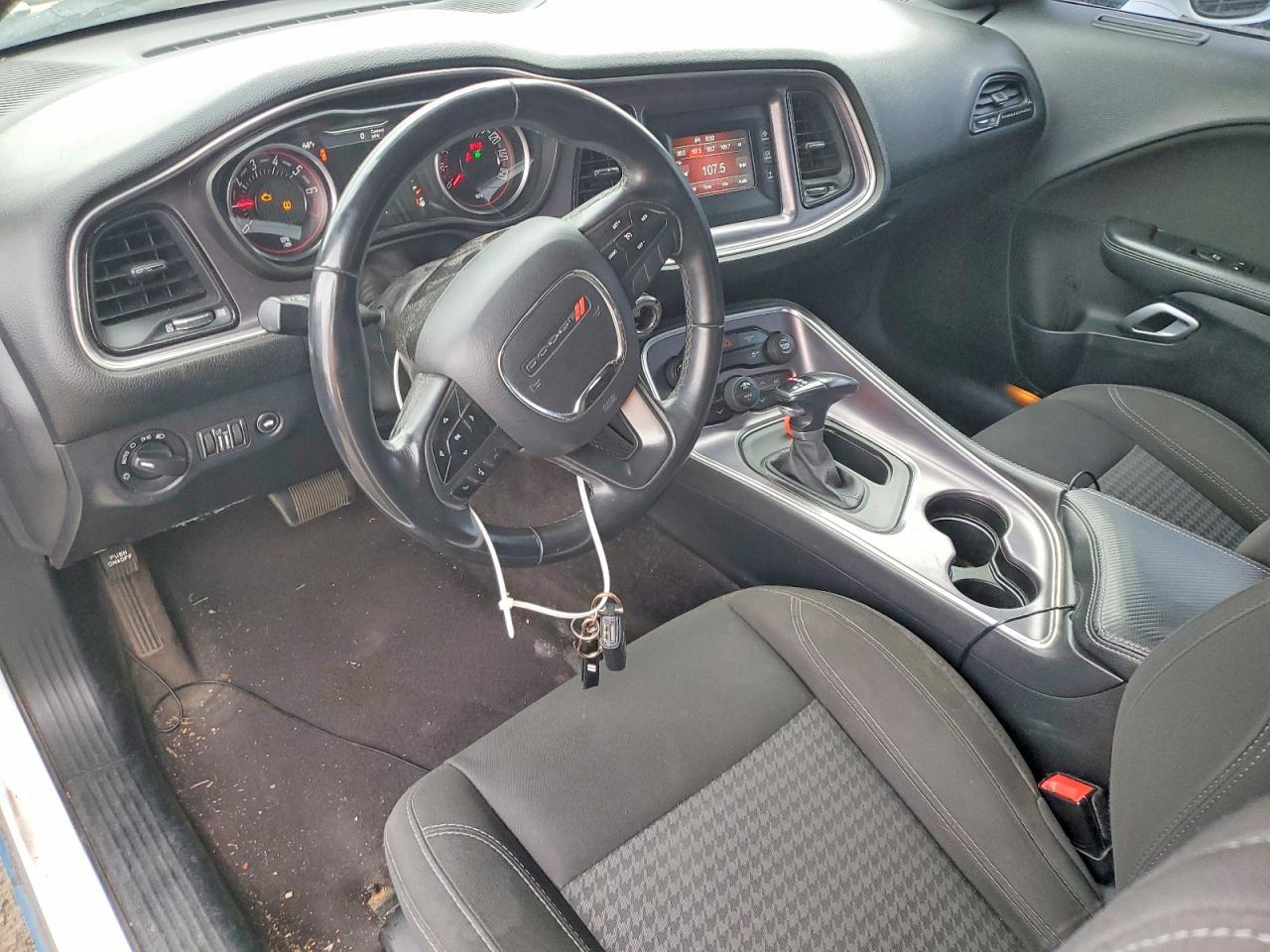 2017 Dodge Challenger Sxt - zdjęcie 8