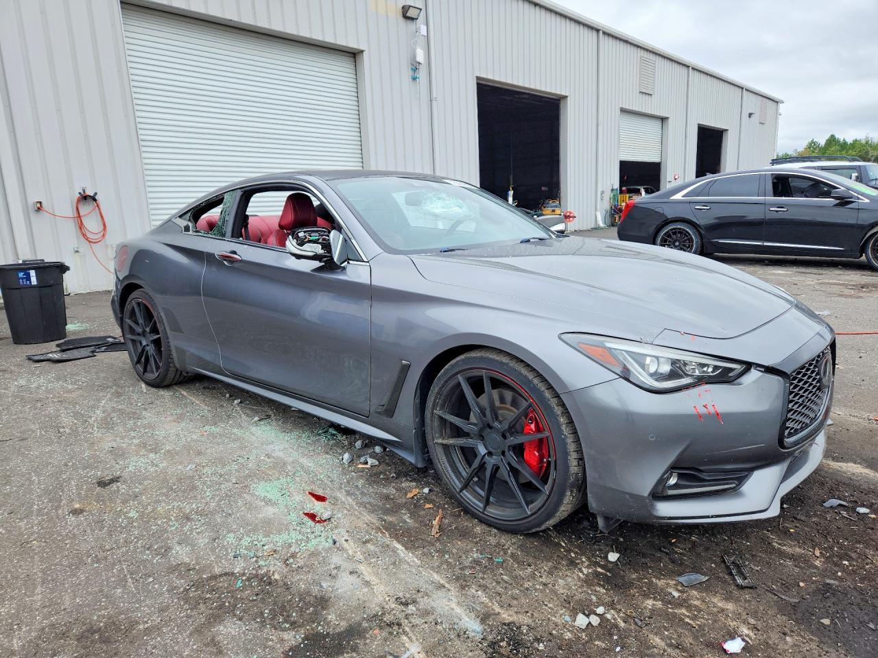2017 Infiniti Q60 Red Sport 400 - zdjęcie 4