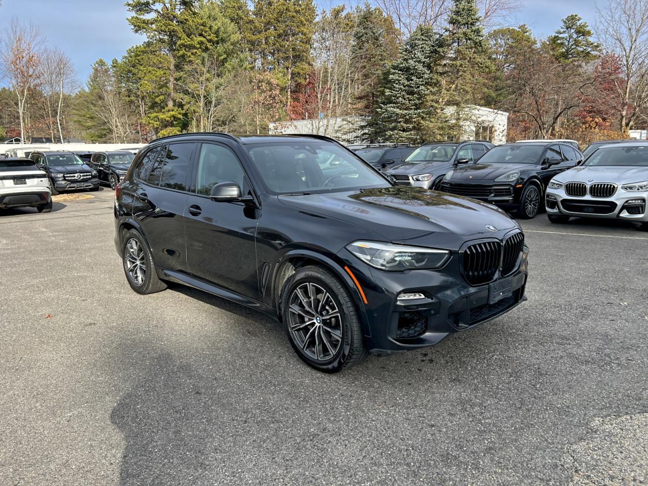 2021 BMW X5 xDrive40I - zdjęcie główne