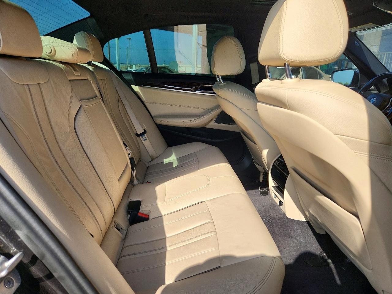 2017 BMW 530 I - zdjęcie 10