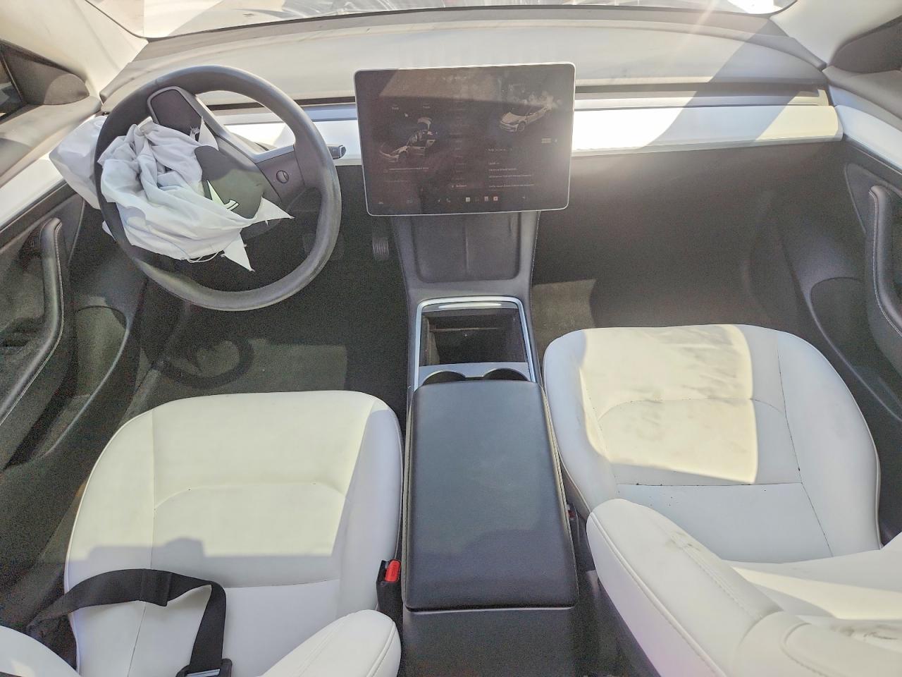 2022 Tesla Model 3 - zdjęcie 8