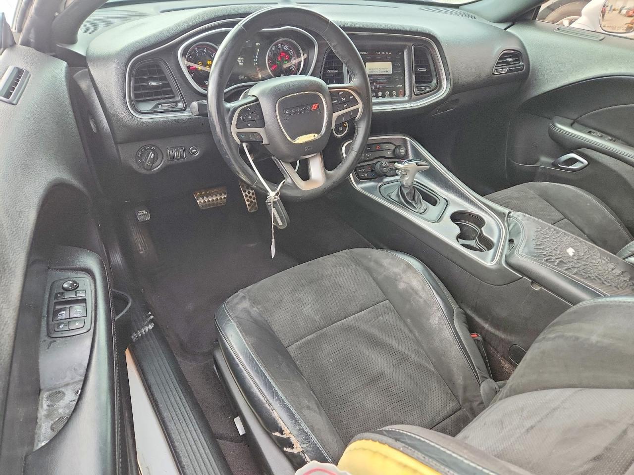 2016 Dodge Challenger R/T - zdjęcie 8