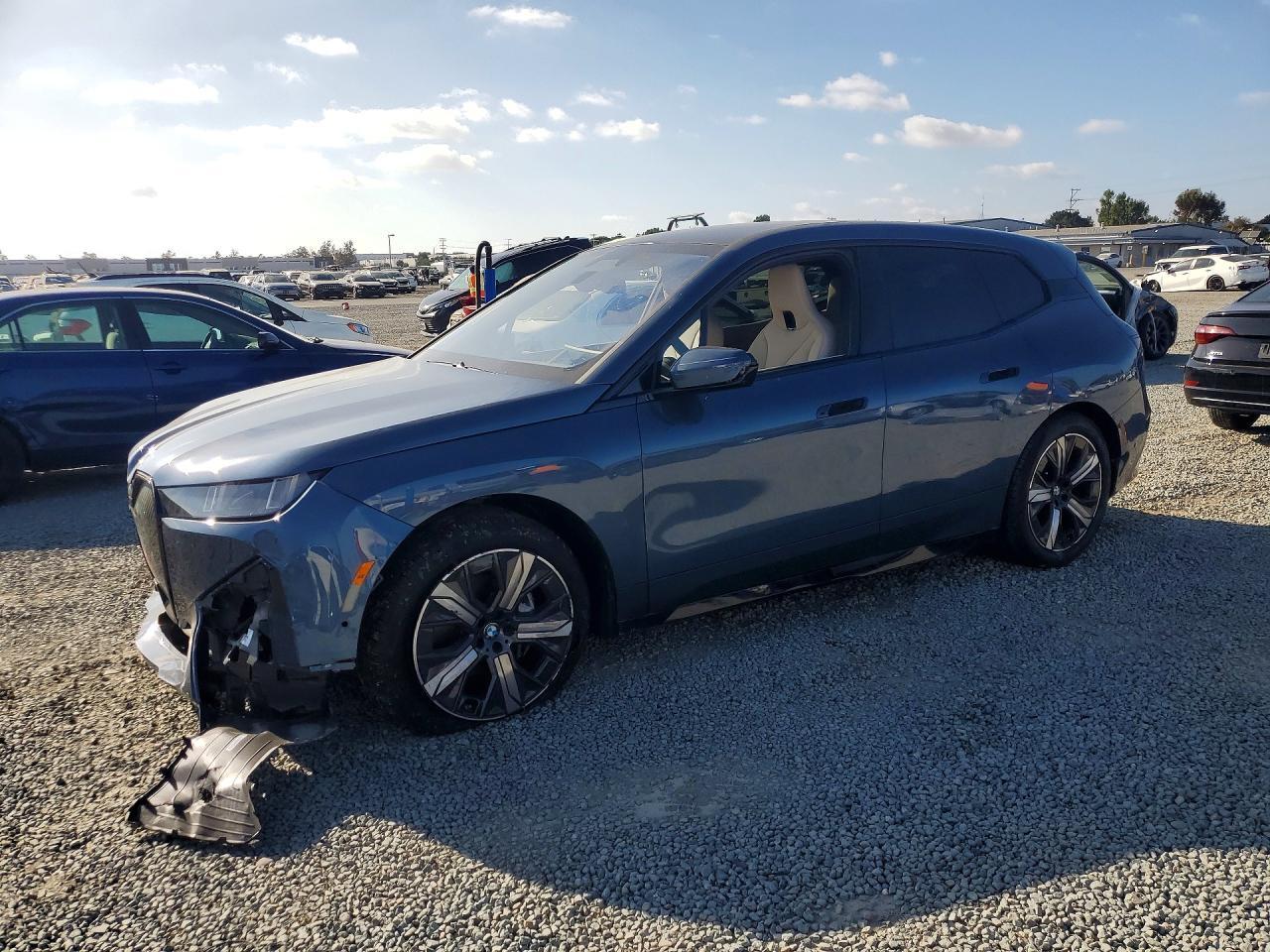 2026 BMW Ix xDrive45 - zdjęcie główne