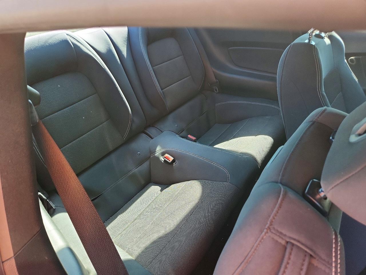 2015 Ford Mustang - zdjęcie 10