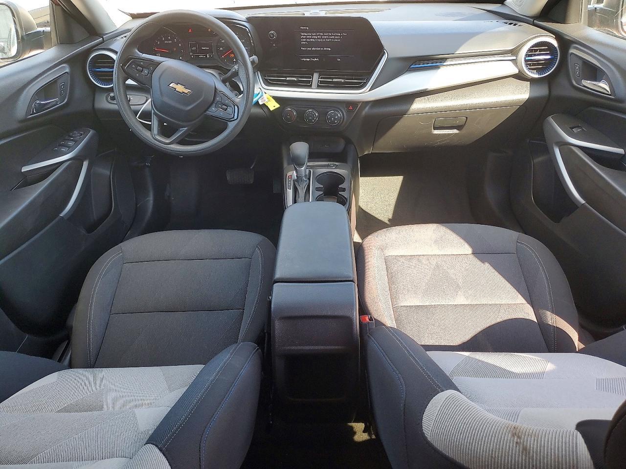 2025 Chevrolet Trax Ls - zdjęcie 8