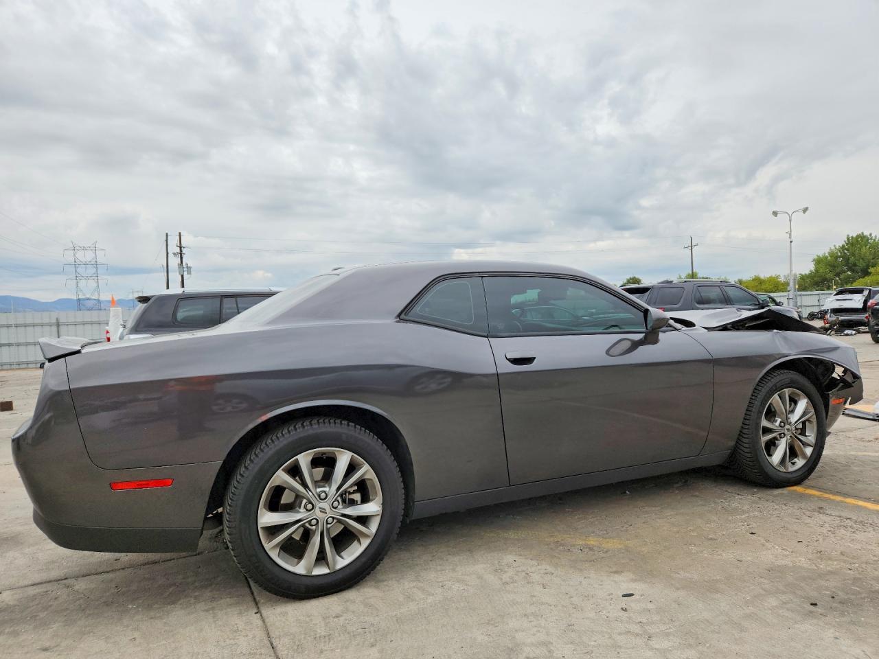 2021 Dodge Challenger Sxt - zdjęcie 3