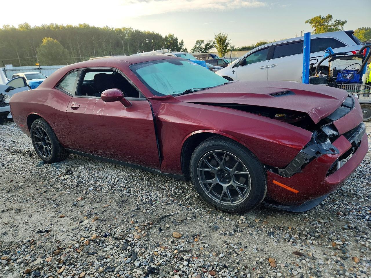 2017 Dodge Challenger Sxt - zdjęcie 4