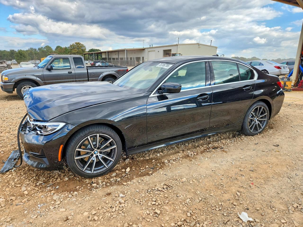 2020 BMW 330I - zdjęcie główne