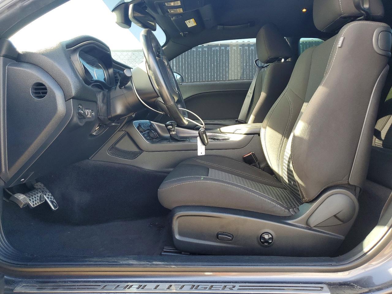 2017 Dodge Challenger Sxt - zdjęcie 7